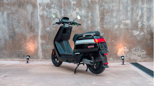 Imagen 8 de 15 de Moto Electrica Scooter Nuuv Ngt Bosch Litio Panasonic 80km/h
