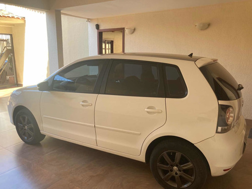 Imagem 4 de 7 de Volkswagen Polo 2013 1.6 Vht Total Flex 5p