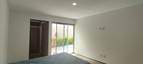 Imagen 10 de 12 de Casa En Renta Con Recamara En Planta Baja Condominio Villas El Roble 1 Corregidora Queretaro En Zona De Tejeda
