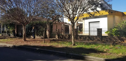 Imagen 2 de 2 de Casa A La Venta 4 Ambientes San Miguel Centro!