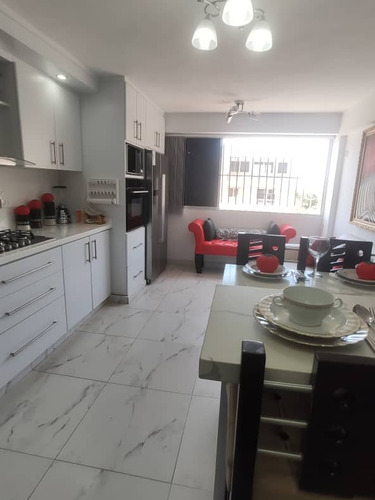 Apartamento En Venta En La Guaira Urbanizacion Caribe Remodelado