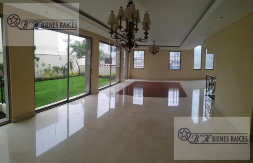 Imagen 1 de 19 de Casa En Venta - Lomas De Tecamachalco