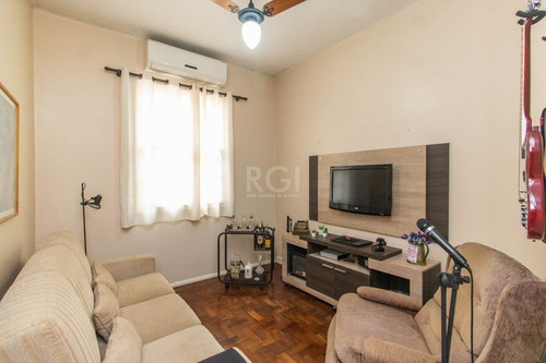 Casa Em Santa Tereza Com 3 Dormitórios - Ot7664