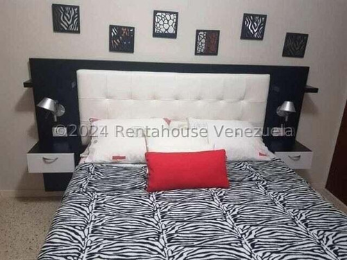 Apartamento  Amoblado En Alquiler  En La Urbanizacion Av Milagro Norte Mciz