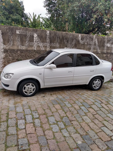 Vende-se Chevrolet/classic Ls 1.0 Flex 2011/2012 Cor Branca