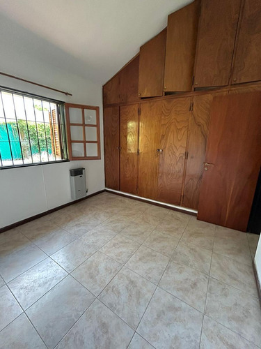 Casa 3 Dormitorios + Departamento Independiente Pileta