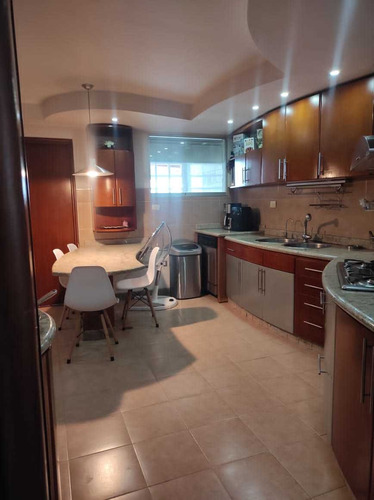 Imagen 5 de 12 de Town House En Altos De Guataparo