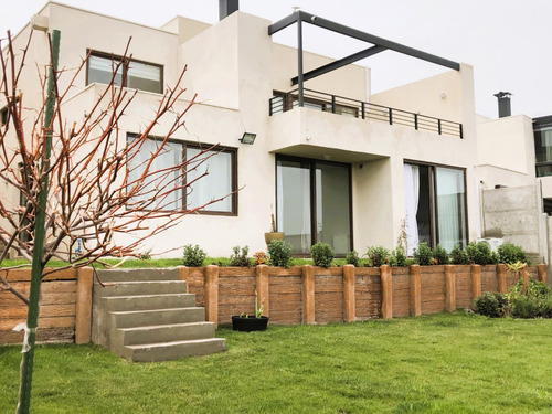 Casa En Condominio / Impecable / Jumbo, Boston College