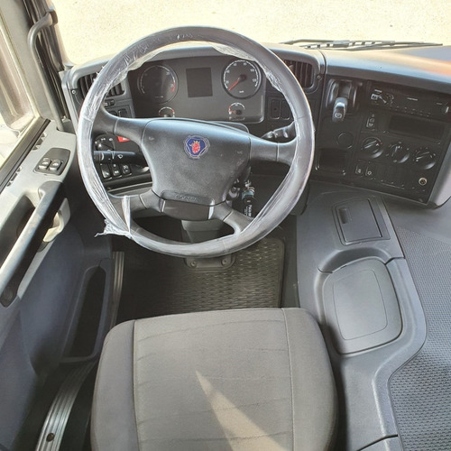 Imagem 12 de 15 de Caminhão Bitruck Scania P310 8x2 2014 - Bi-truck 4 Eixos