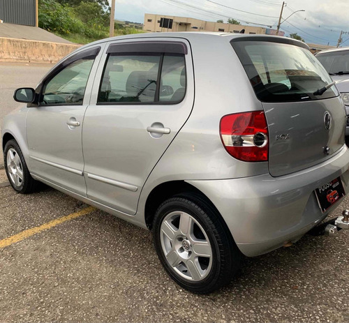 Imagem 3 de 10 de Volkswagen Fox 2010 1.6 Vht Plus Total Flex 5p