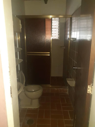 Imagen 12 de 16 de En Venta Amplia Casa En Borburata C-5623919