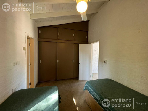 Venta Casa 2 Dormitorios En Barrio Privado Parque Pinares, Punta Del Este