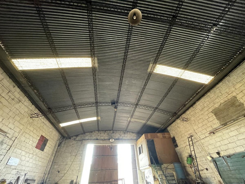 Imagen 7 de 7 de Galpón Con Oficina · Sobre Colectora De Circunvalación · 233m²