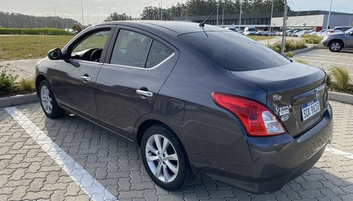 Nissan Versa Extra Full 1.6 2018