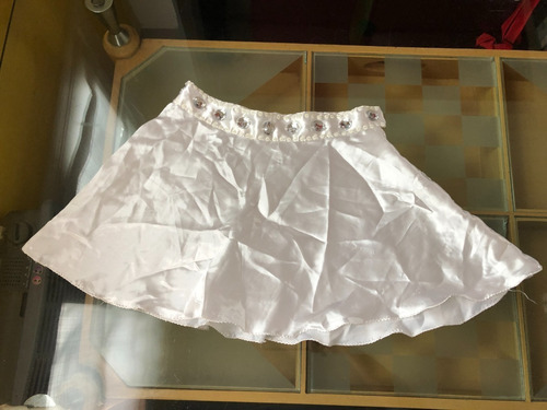 Pollera Blanca Tafeta Brillosa Piedras Y Lentejuelas Xs 