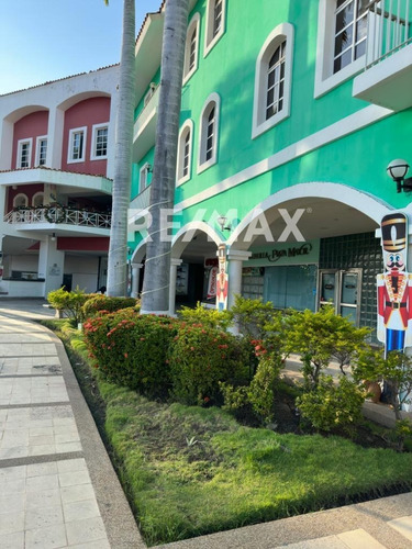 Imagen 1 de 16 de En Alquiler Local Comercial De 83 Mts En El C.c.plaza Mayor Maria Jose Chaparro