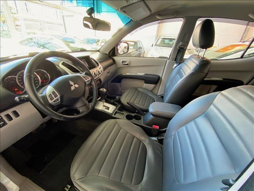 Imagem 7 de 14 de Mitsubishi L200 3.5 Triton Hpe Flex Cab. Dupla 4x4 Aut. 4p