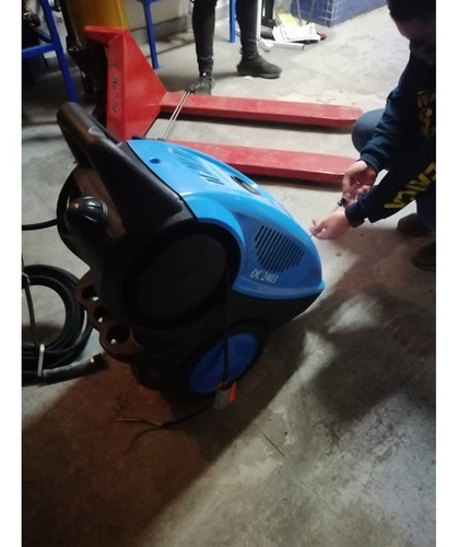 Imagen 5 de 8 de Hidrolavadora Industrial 4 Hp 220v Paro Automatico 2450 Psi