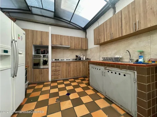 Comercial En Nicolas De Federman Rah Co: 25-834