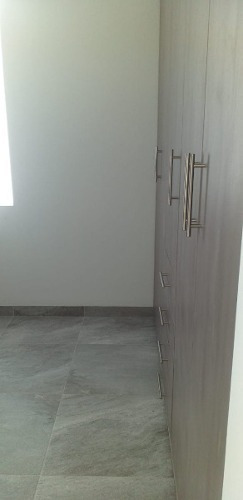 Imagen 6 de 11 de Se Renta Hermosa Casa En Vista Real, 3 Recamaras 3.5 Baños, Jardín, Estudio..