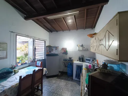 Casa En Venta En Conquistadores. Cod V4042