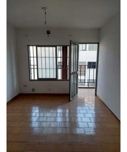 Imagen 2 de 13 de Monoambiente En Venta Sobre Santa Rosa Y Neuquen, Alberdi.