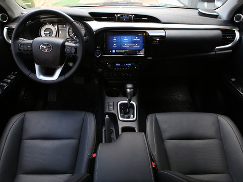 Toyota Hilux 2.8 D-4D TURBO DIESEL CD SRX PLUS 4X4 AUTOMÁTICO