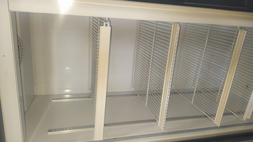 Imagen 3 de 3 de Nevera Comercial Dos Puertas Con 5 Peldaño