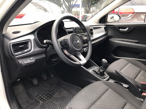 Imagen 7 de 13 de Kia Rio Hb Lx 2018