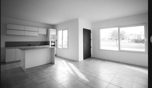 Imagen 4 de 8 de Oportunidad ! Casa Tipo Duplex En Venta En Los Olivares