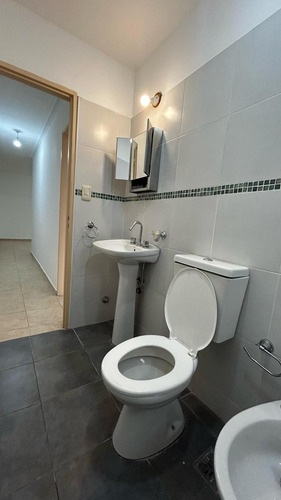 Departamento En B° Alberdi Un Dormitorio , Cocina Separada. Espacio Verde En Comun