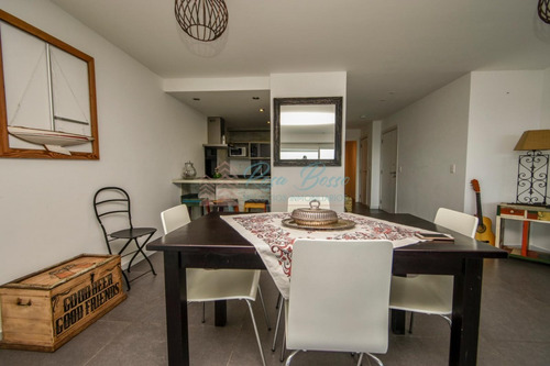 Apartamento En Peninsula, 2 Dormitorios *- Ref: 2221