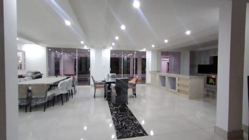 Hermosa Villa En Playa Nueva Romana