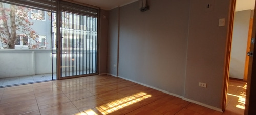 Departamento 2do Piso,condominio.cercano E. Metro El Parrón