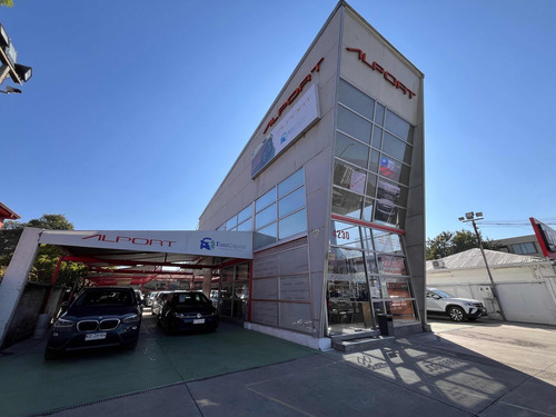 Gran Local Comercial En Las Condes Con Patente Automotriz.-