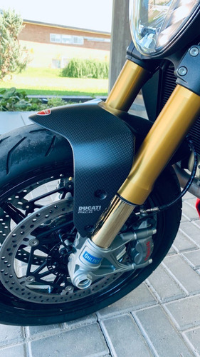 Ducati Monster 1200 S