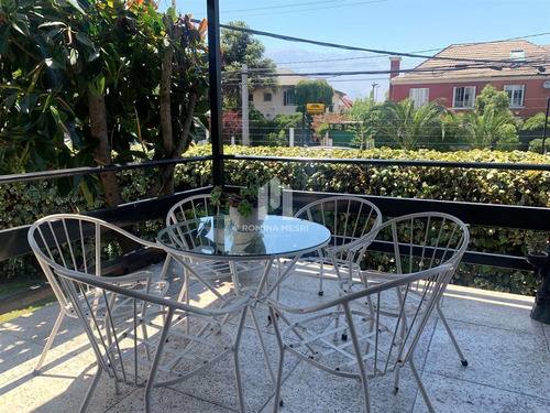 Casa En Venta De 3 Dorm. En Las Condes