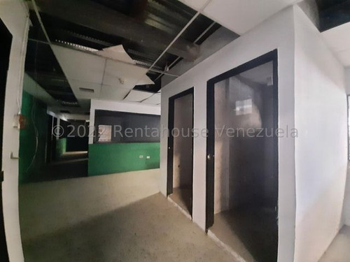 Imagen 8 de 10 de Galpón En Venta En Av. Fermín Toro. San Juan De Los Morros. 22-23073