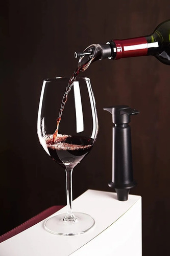 Imagen 7 de 8 de Bomba De Vacío Para Vinos 3 Tapones Y Un Servidor Vacu Vin