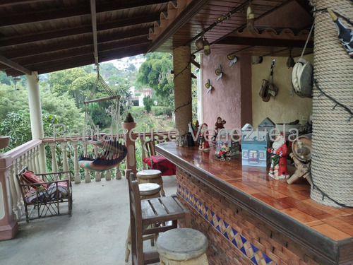 Bellísima Y Acogedora Casa En Venta Colinas De Carrizal, Altos Mirandinos 25-12196 Edf