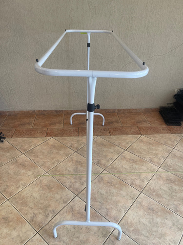 Arara De Chão Para Roupas / Cabideiro Duplo Oval - Branco Branco (Usado)