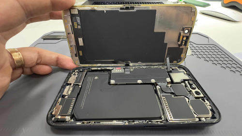 Manutenção Especializada Em Iphones