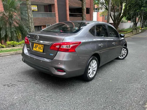 Nissan Sentra 1.8 B17 Fl Sense