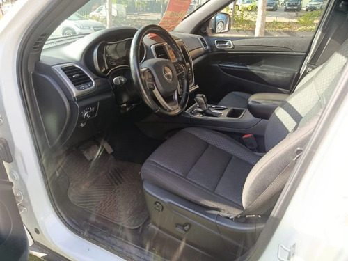 Jeep Grand Cherokee Laredo 4X2 3.6L