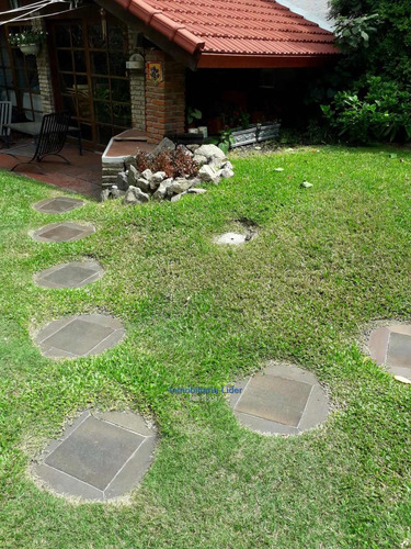 Casa De 4 Dormitorios