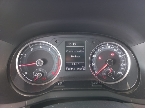 Imagem 6 de 7 de Volkswagen Voyage 2017 1.6 Msi Comfortline Total Flex 4p