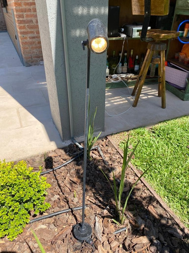 Imagen 4 de 8 de Jabalina Piso Totora Direccional Led Aluminio Gu10 Aluminium