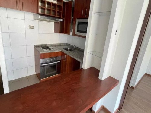 Piso 6 - Calle Lira .