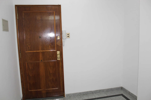 2 Privados Amplios Y Cómoda  Recepción (157975)