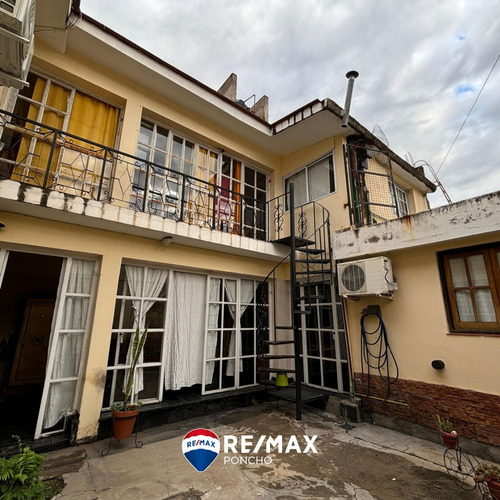 Venta Casa 2 Plantas - B°920vv. - Catamarca